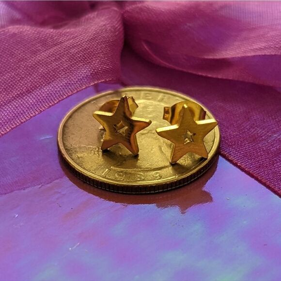 Gold Stars Pendant Charm Design Stainless Steel Necklace - Picture 6 of 8